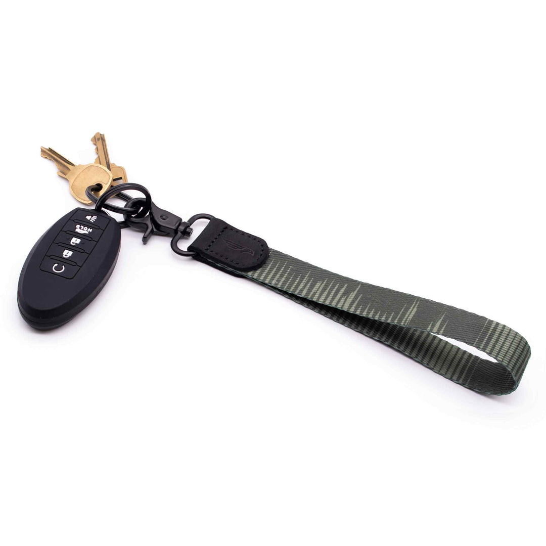 Green wrist lanyard striped pattern with keys and car key